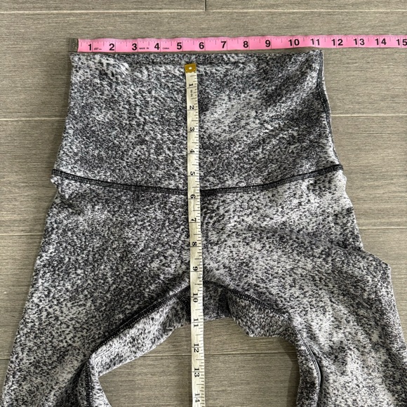 Lululemon Wunder Under Crop (Hi-Rise) Luon Spray Jacquard White Black Leggings 4 - Picture 13 of 13